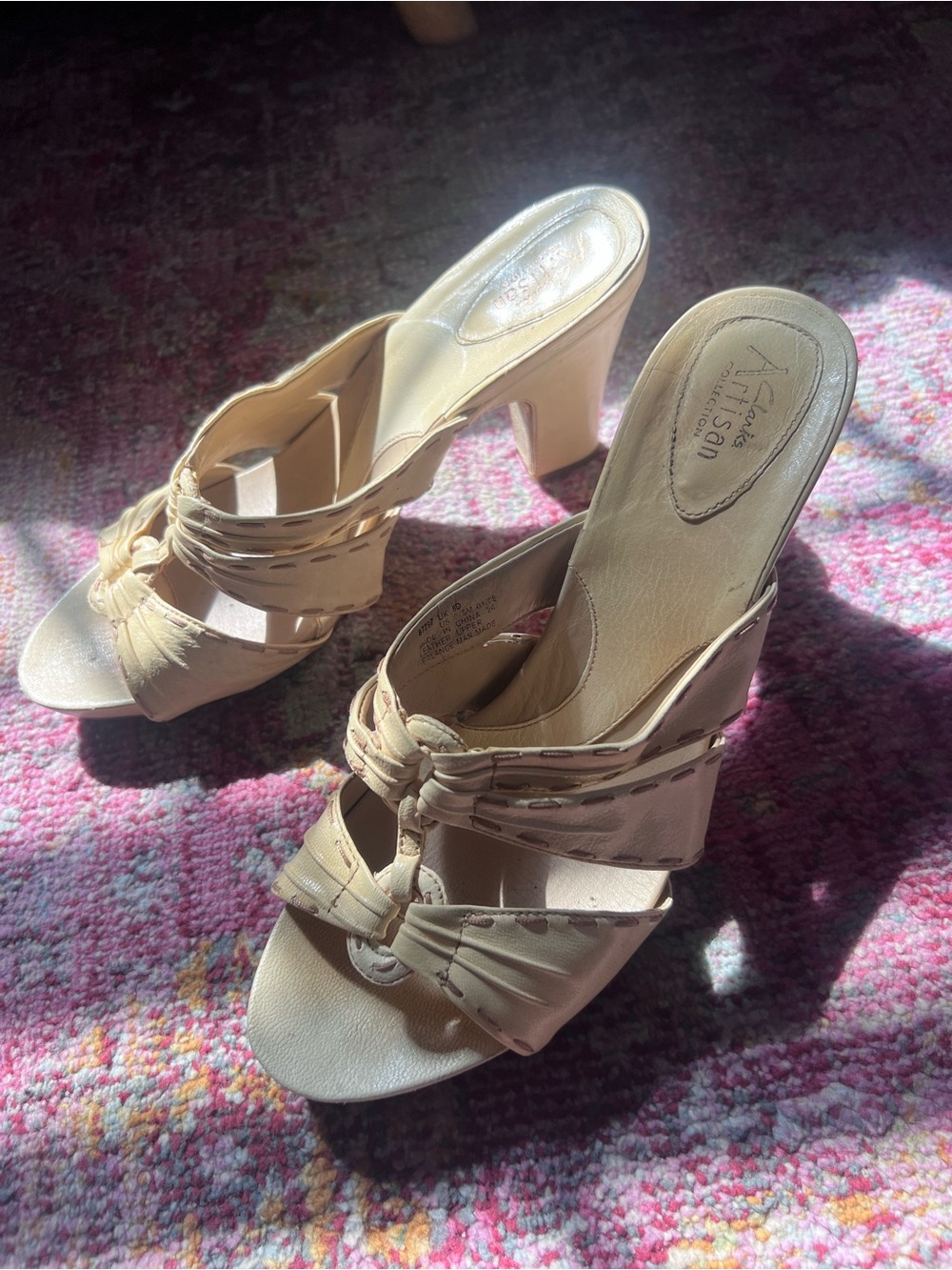 Clarks Artisan Butter Yellow Leather Contrast Stitch Slide Sandals Heels 9.5